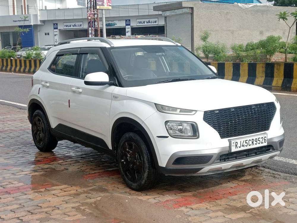 Hyundai Venue S 1.2 Petrol, 2022