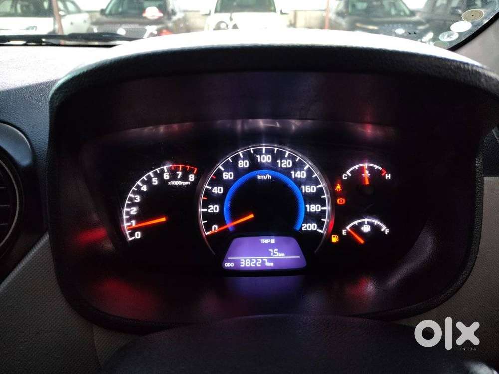 Hyundai Grand I10 Sportz, 2016, Petrol