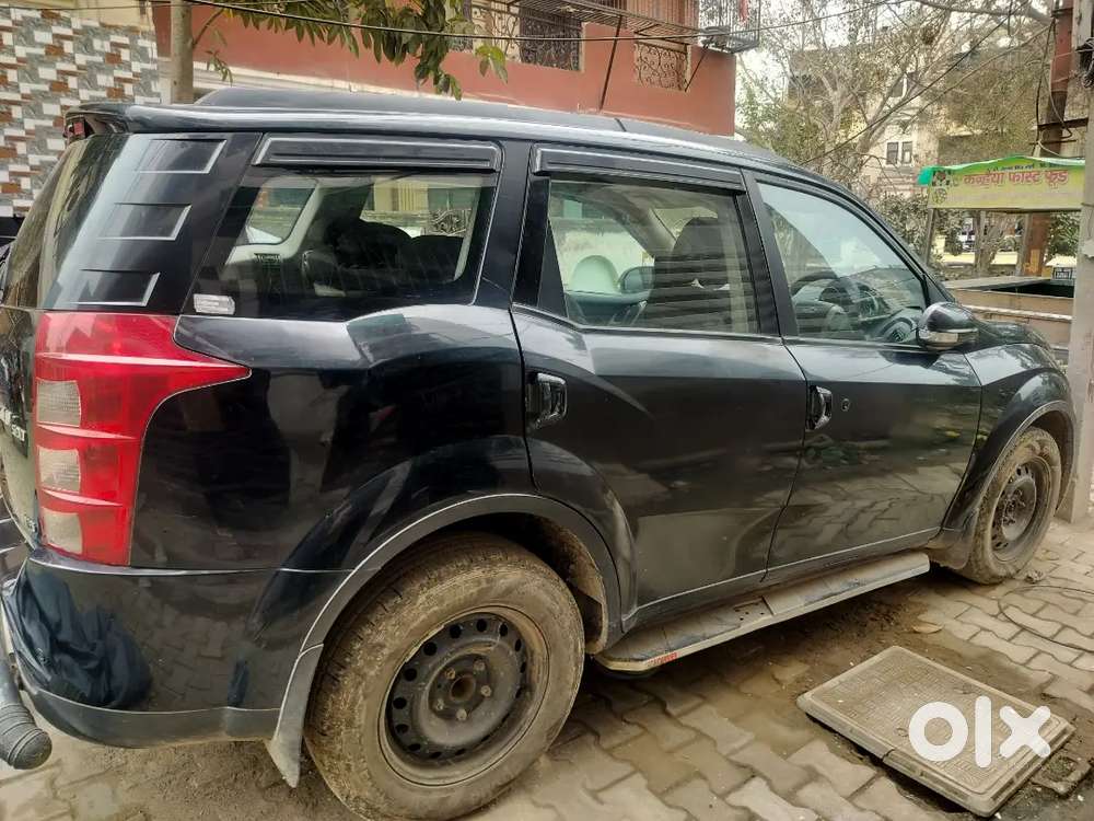 Mahindra Xuv500 2017 Diesel 73841 Km Driven