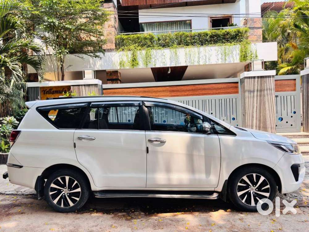 Toyota Innova Crysta [2020-ongoing] 2.7 Zx At 7 Str, 2022, Petrol