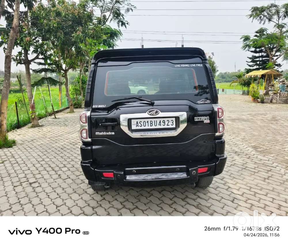 Mahindra Scorpio S10 (2016) Is A Top - Tyre Variant Of The Popular Suv