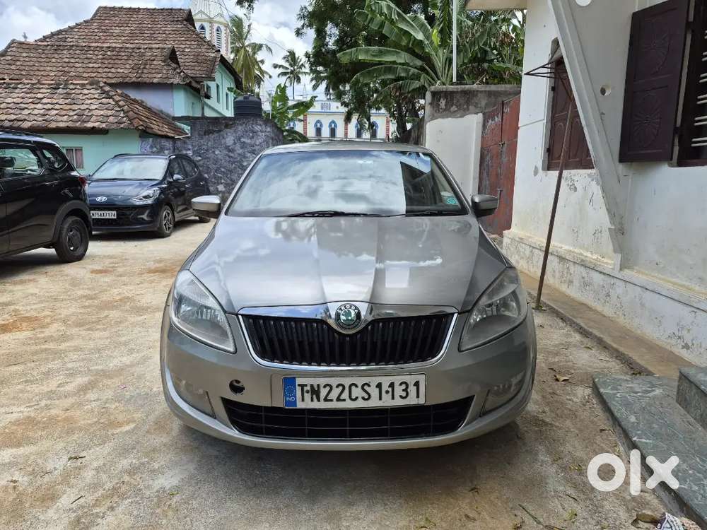 Skoda Rapid Elegance 2012