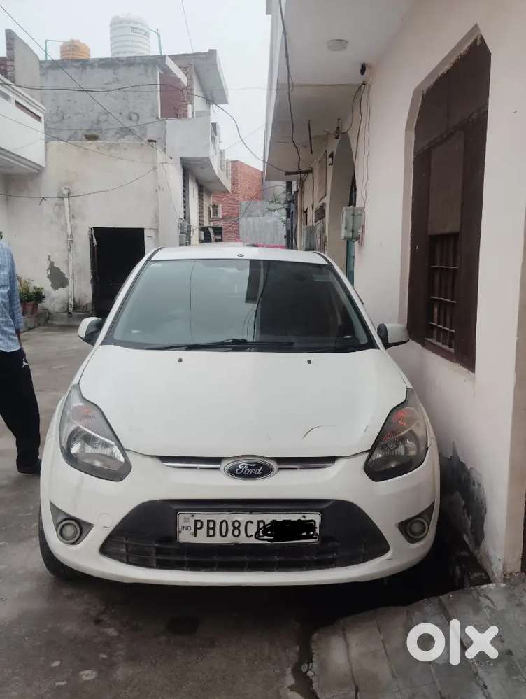Ford Figo Diesel Zxi 2012 Km Driven