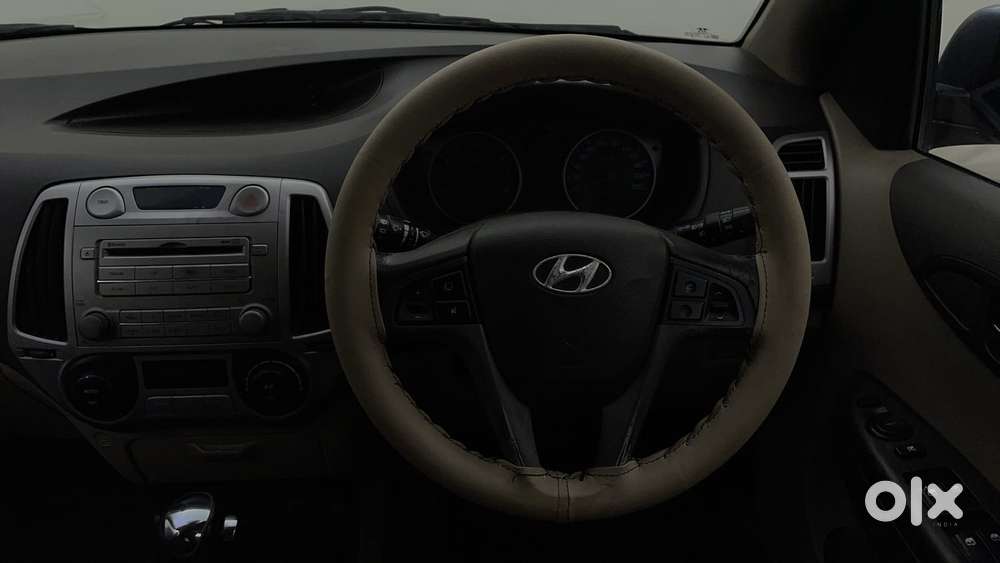 Hyundai I20 2009-2011 1.4 Asta (at), 2011, Petrol