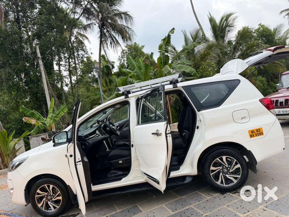 Innova Crysta 2024 -2025, 39000km