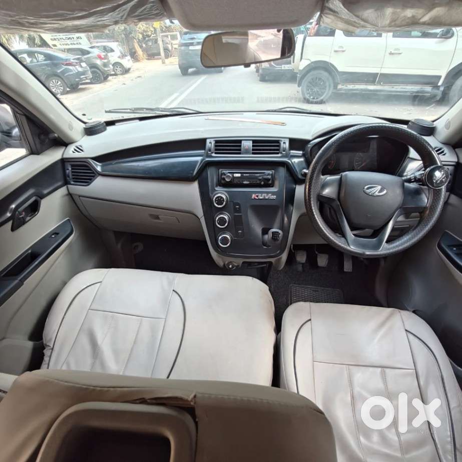 Mahindra Kuv 100