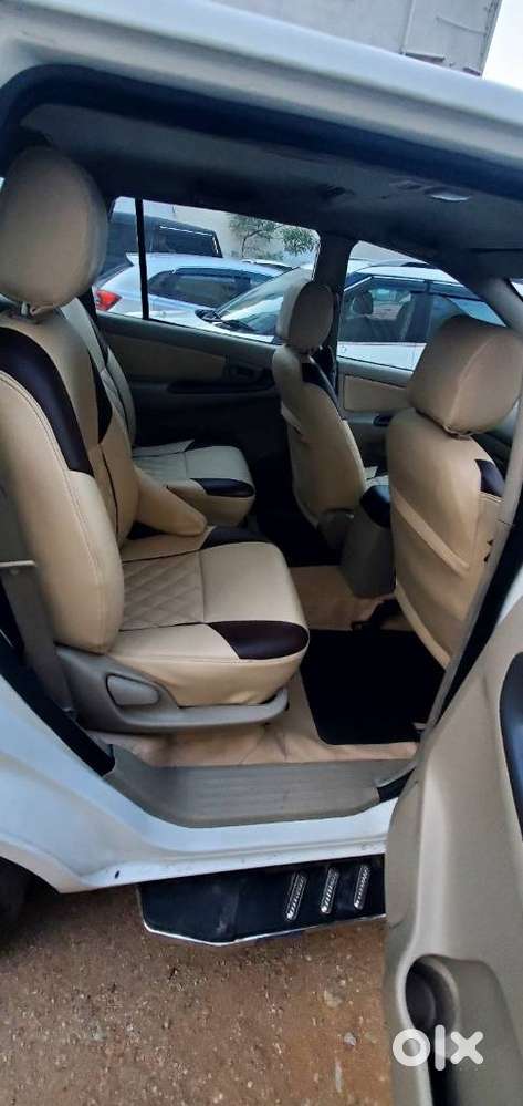 Toyota Innova 2004-2011 2.5 G4 Diesel 7-seater, 2010, Diesel