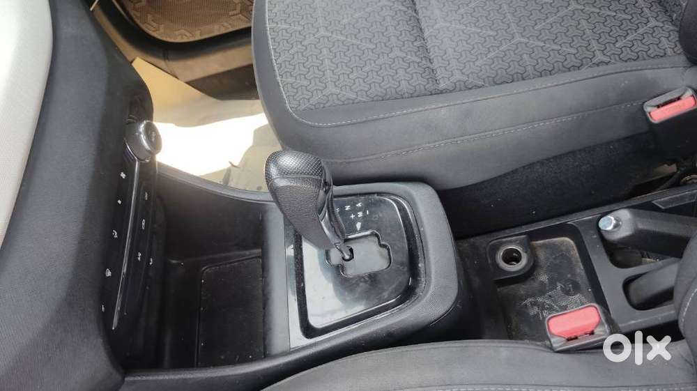 Tata Punch 1.2 Revotron Creative Amt Dual Tone, 2022, Petrol