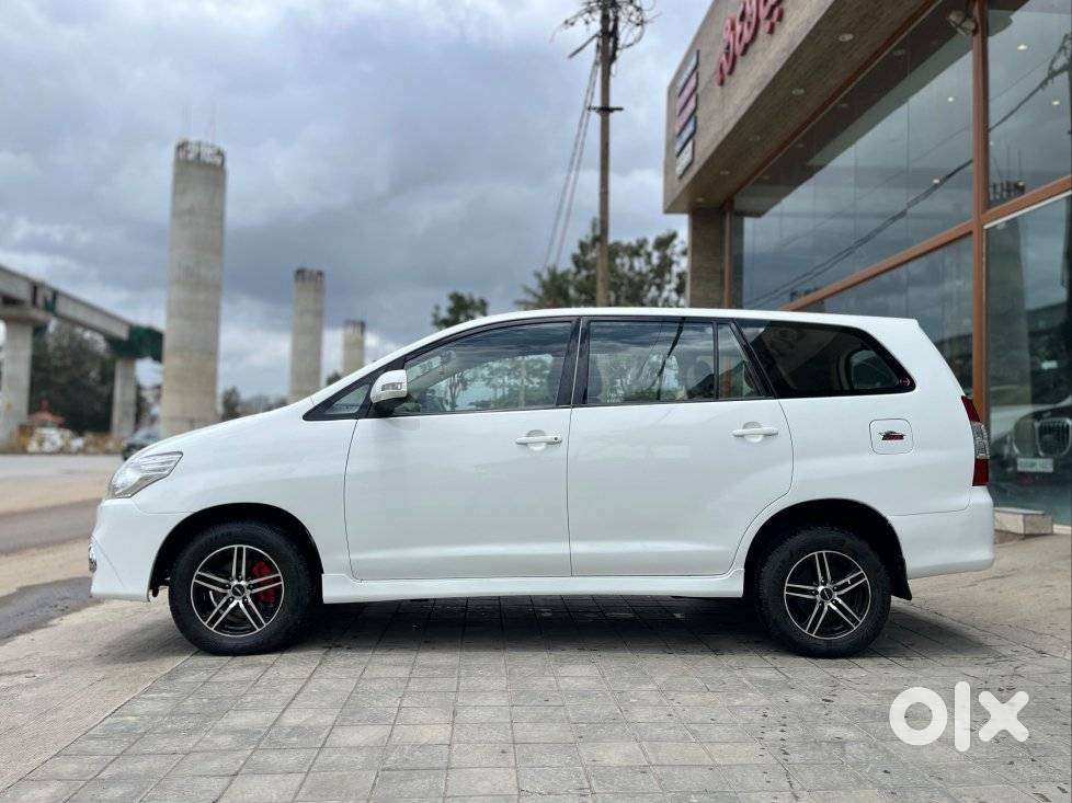 Toyota Innova 2.0 E, 2009, Petrol
