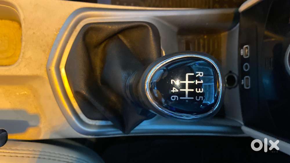 Mahindra Xuv300 W8 Option, 2021, Petrol