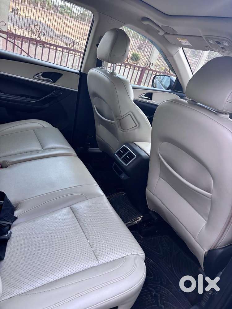 Mahindra Xuv700 2.2 Ax 7 Diesel At Luxury Pack Str, 2022, Diesel