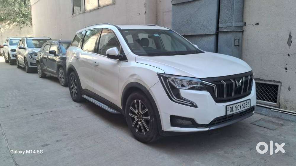 Mahindra Xuv 7oo Ax7 Luxuary Petrol At White 7 Seater