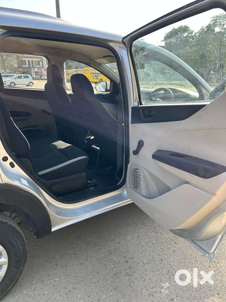 Renault Triber 1.0 Rxe, 2023, Petrol