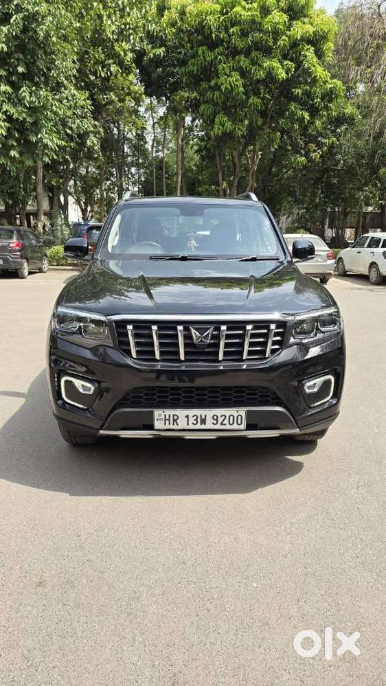 Mahindra Scorpio N Z8 Petrol At 7 Str, 2025, Petrol