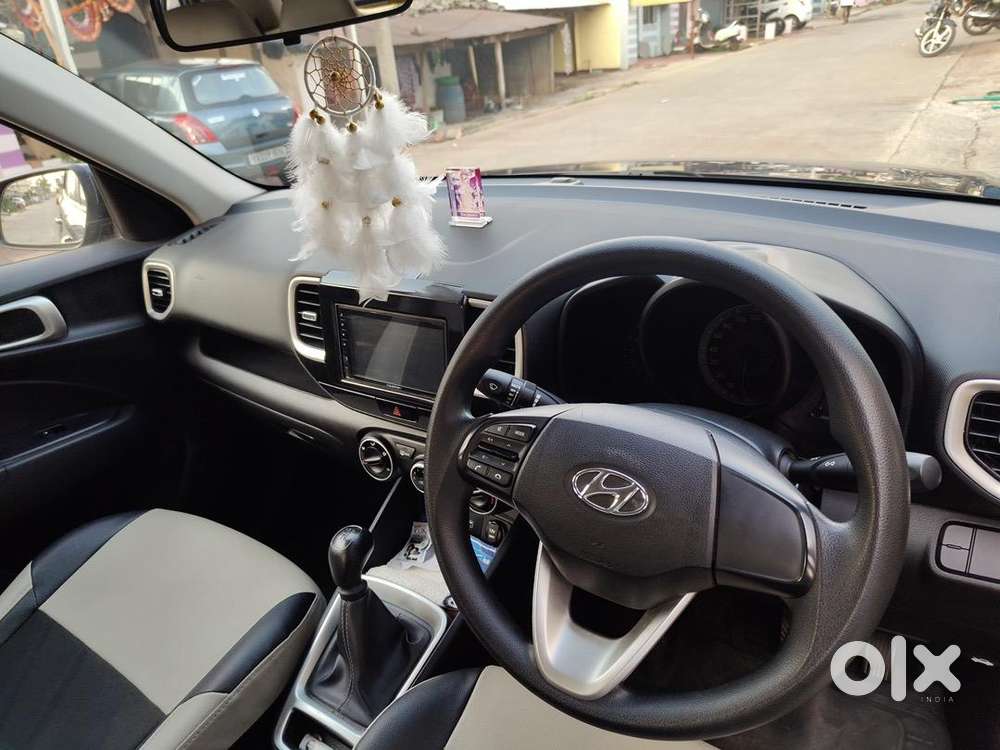 Hyundai Venue 2020 Petrol 23000 Km Driven