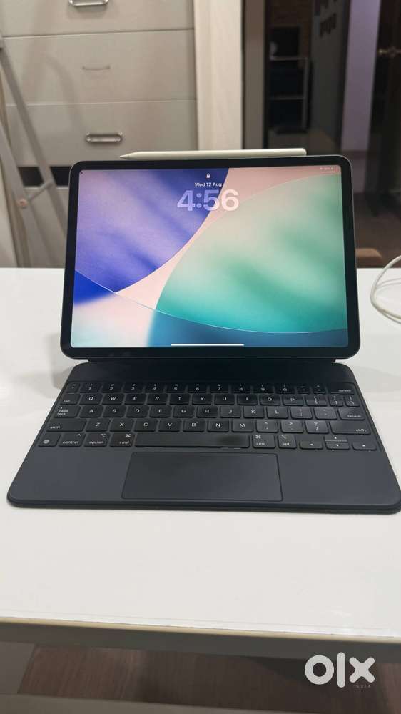 Apple iPad Pro 11 256GB Space Gray + Magic Keyboard + Apple Pencil