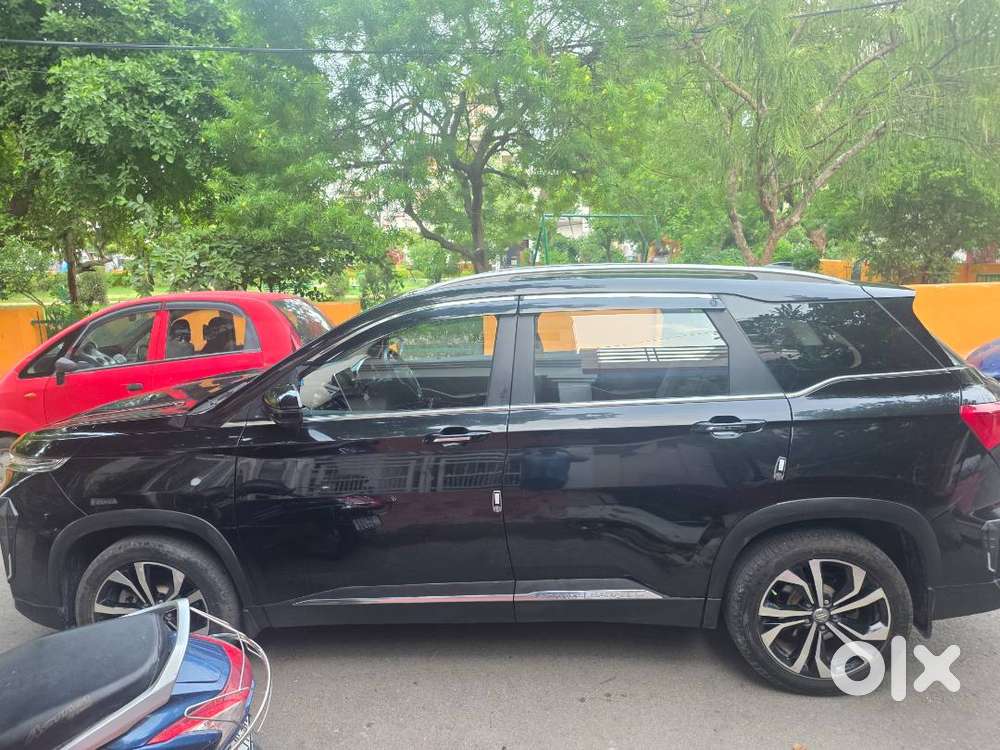 Mg Hector Plus 2023 Model Under Warranty.