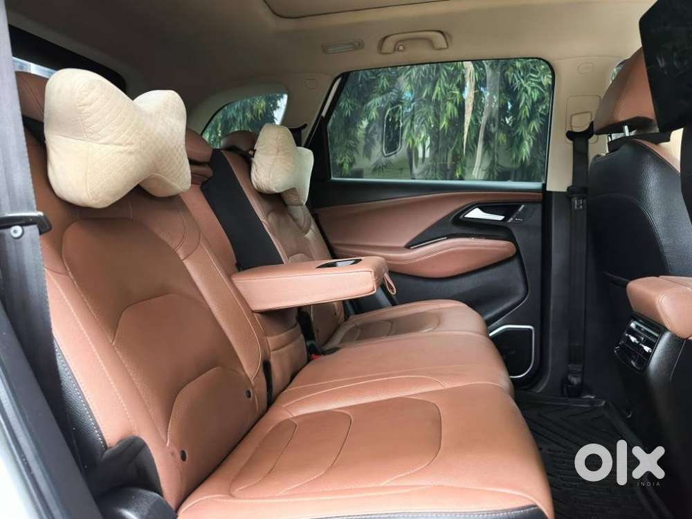 Mg Hector Plus Savvy Pro 1.5 Turbo Petrol Cvt 7 Str Dual Tone, 2024,..