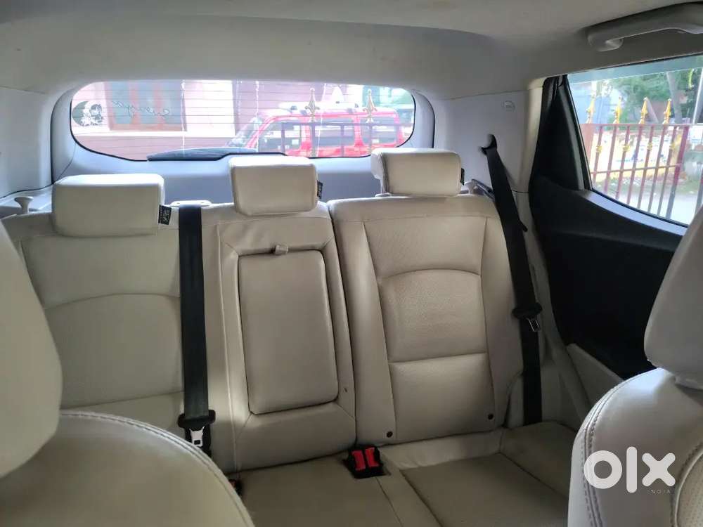 Xuv 300 Top End Black Diesel, 6 Gear Manual Transmission