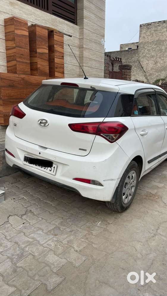 Hyundai I20 2017 Petrol 120000 Km Driven