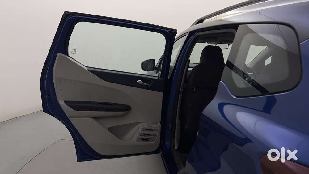 Renault Triber 1.0 Rxz Dual Tone, 2023, Petrol