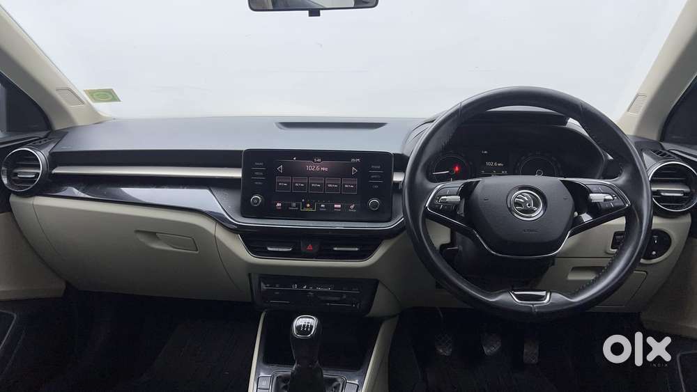 Skoda Slavia Ambition 1.0l Tsi Mt, 2022, Petrol