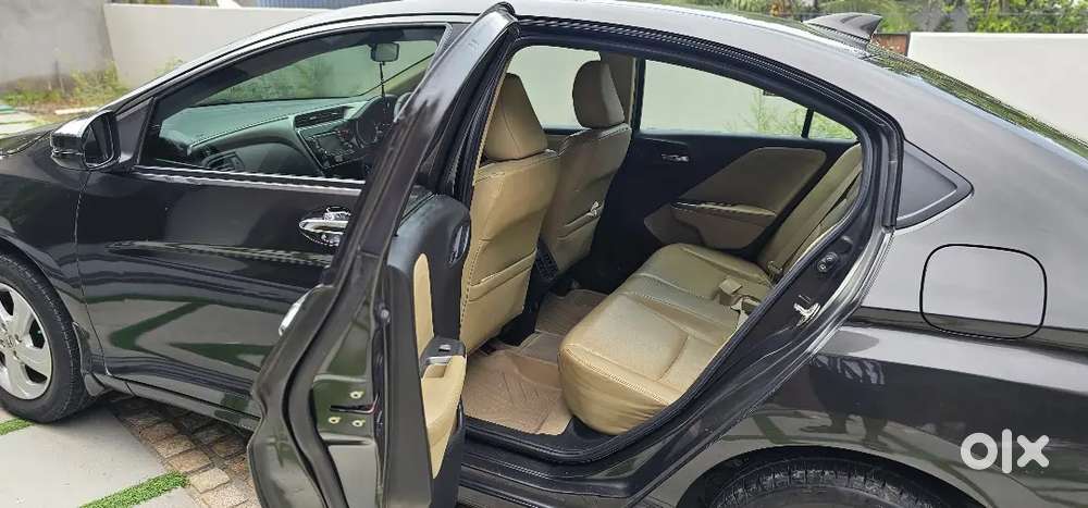 Dr Used 10000 Km To 1lakhkm Showroom Service