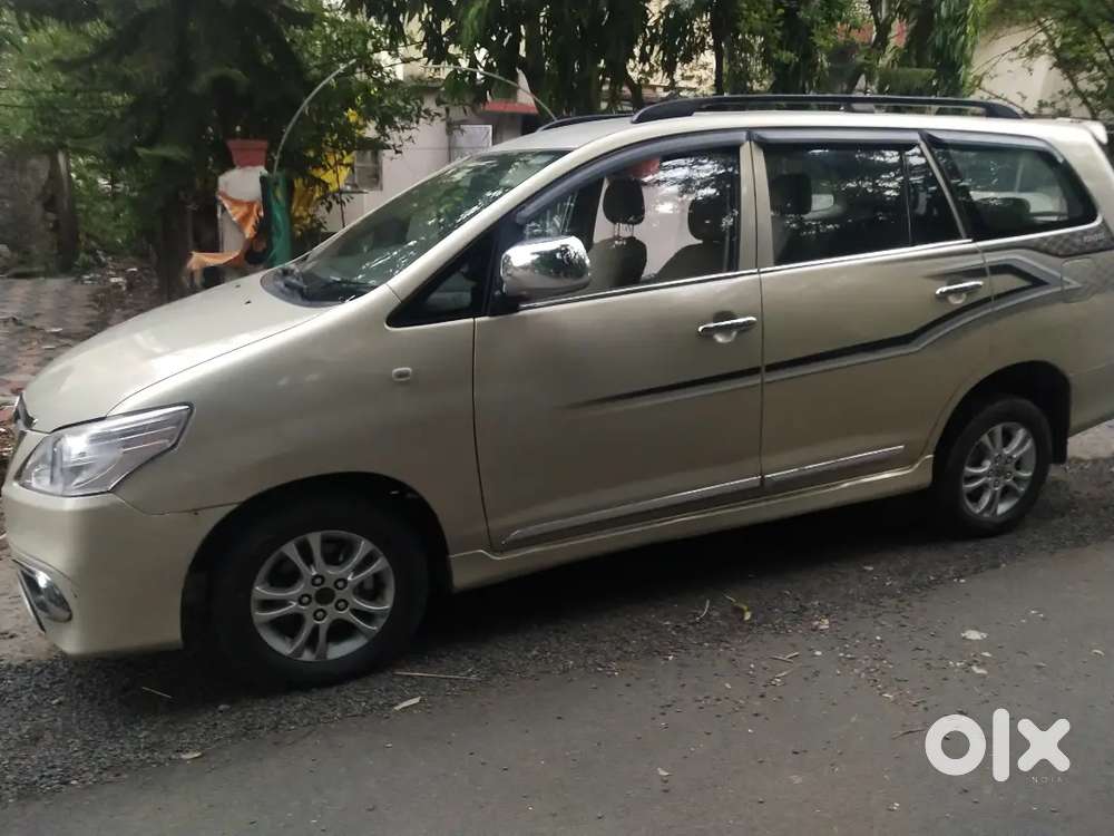 Toyota Innova 2012 Diesel Well Maintained Family Driven Car