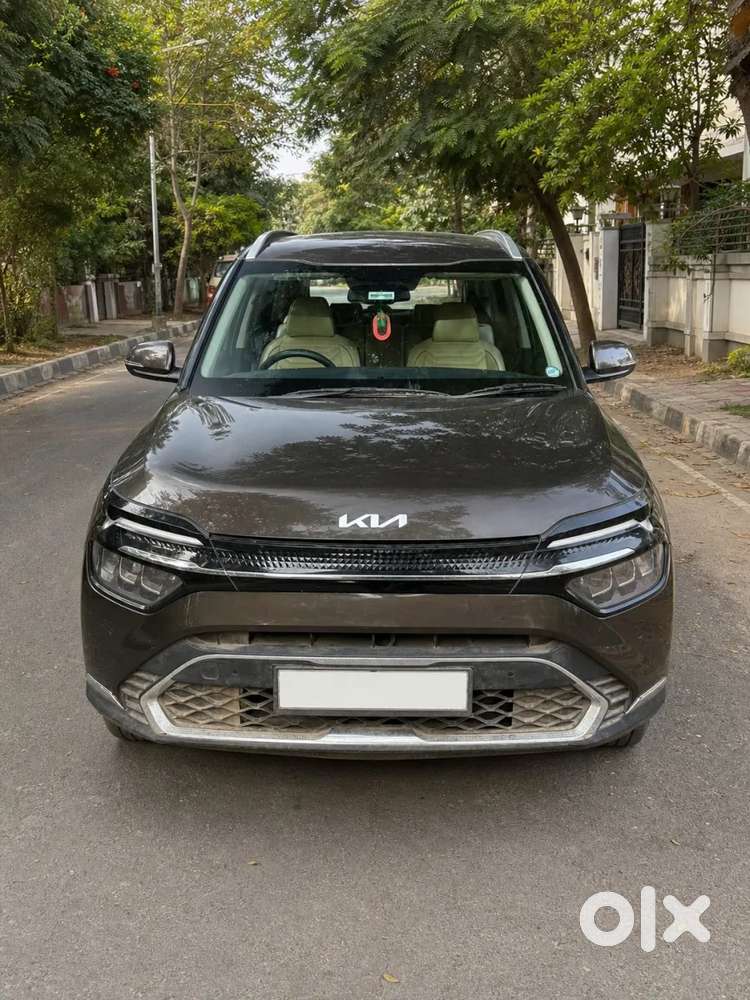 Kia Carens Luxury (o)1.5 Diesel At 7 Str, 2022, Diesel