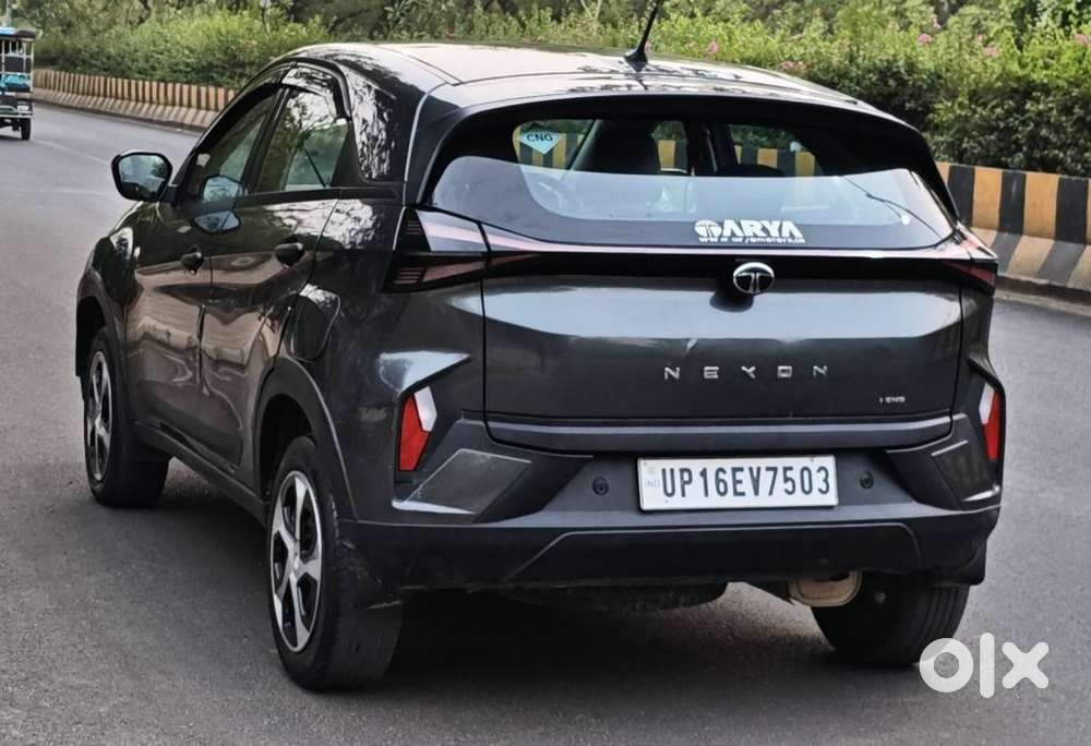 Tata Nexon Smart Plus1.2 Revotron Petrol 5 Mt, 2025, Cng & Hybrids