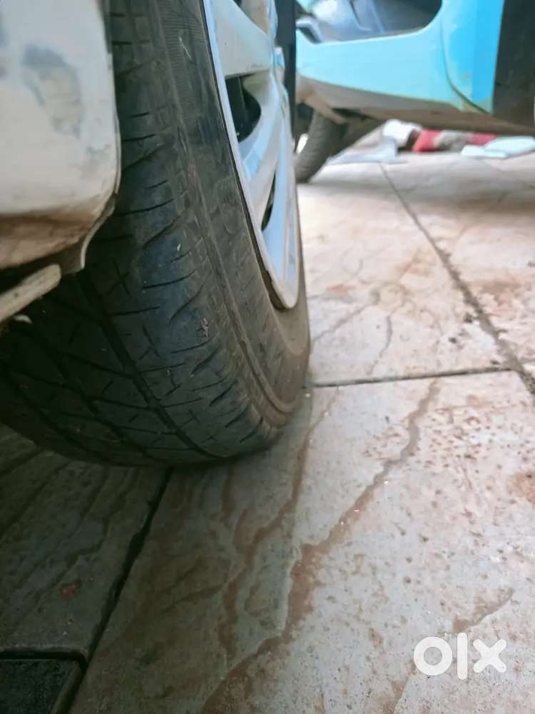Maruti Suzuki Dzire 1.2 Vxi 2011