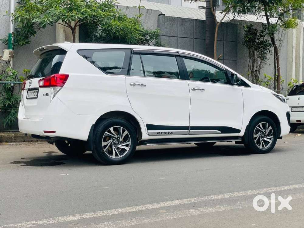 Toyota Innova Crysta G 8 Str, 2022, Diesel