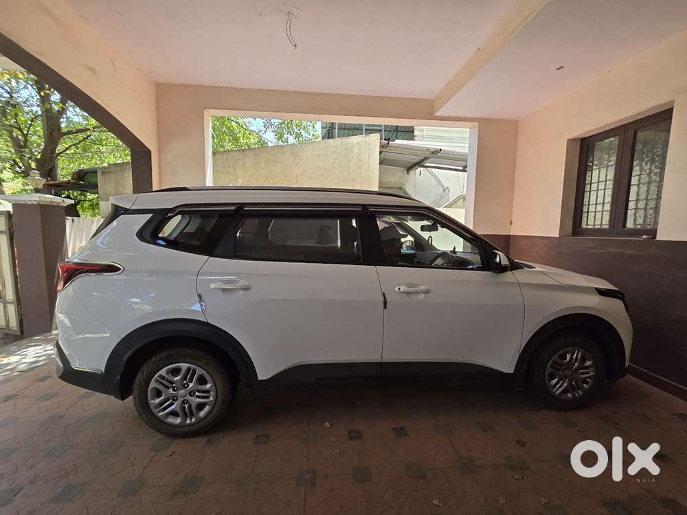 Kia Carens Petrol 2024