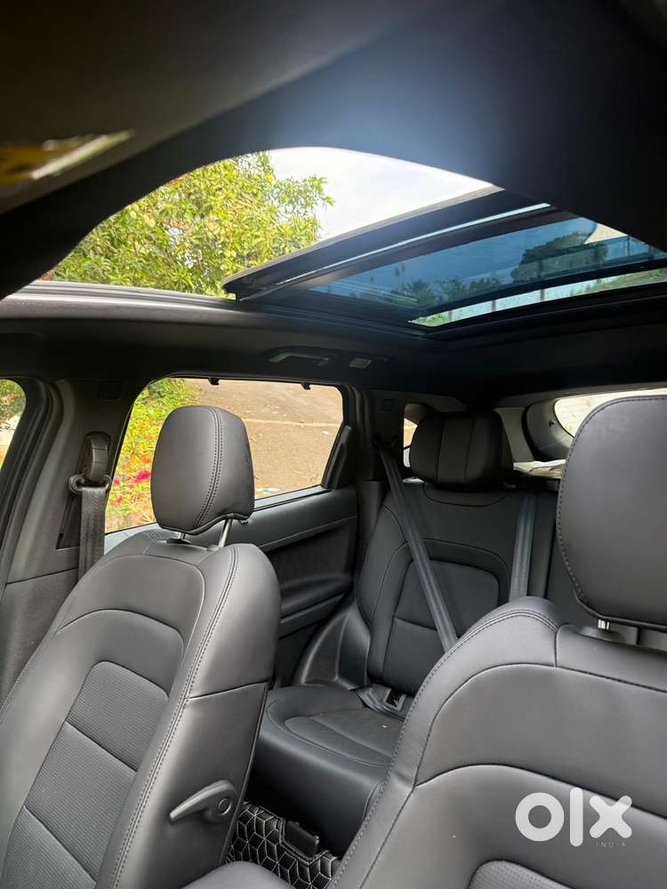 Mahindra Xuv700 2.2 Ax 7 Diesel At Luxury Pack Str, 2023, Diesel
