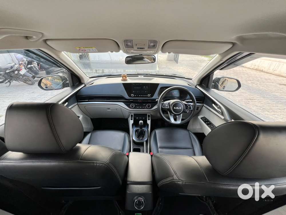 Kia Carens G 1.5 6mt Premium (o) 7-seater, 2024, Petrol