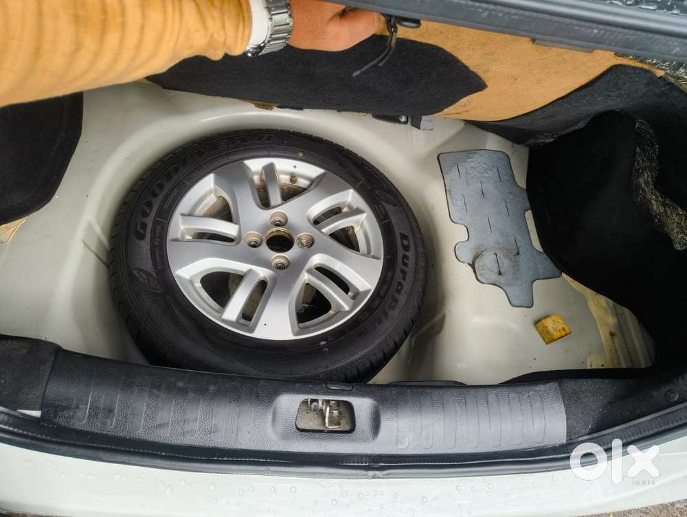 Maruti Suzuki Dzire 1.2 Zxi, 2013, Petrol