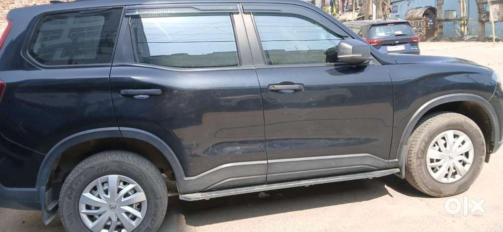 Mahindra Car Petrol 2024