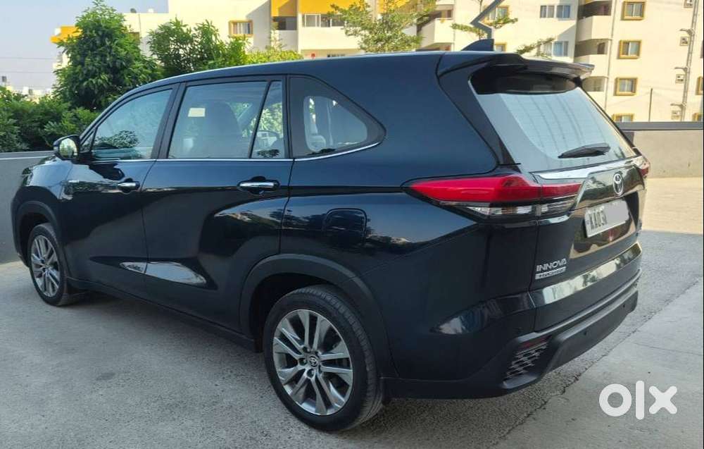 Car For Sale 2023 Toyota Innova Hycross Zx (o) Hybrid Automatic
