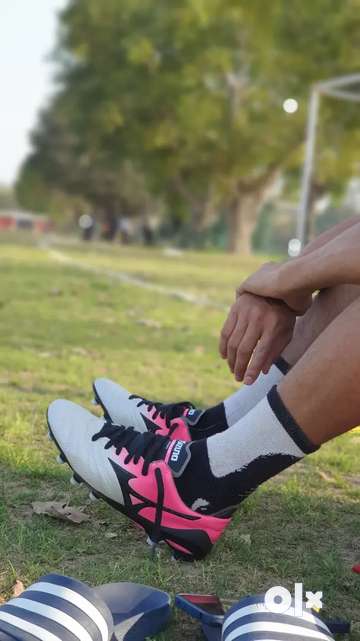 Football shoes Sports Equipment 1764247178