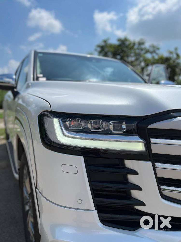 Toyota Land Cruiser Zx Petrol, 2024, Petrol