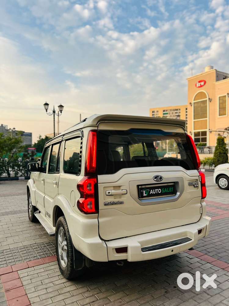 Mahindra Scorpio S11 Mt 7s, 2015