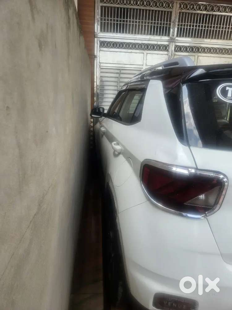 Hyundai Venue 2020 Diesel Well Maintained