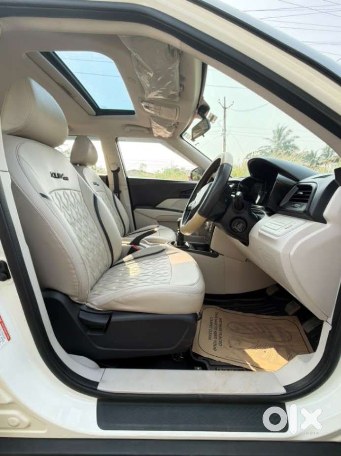 Mahindra Xuv300 W4, 2023, Petrol