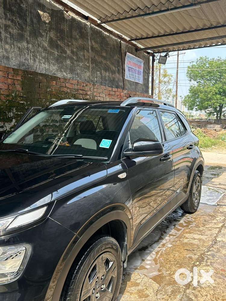 Hyundai Venue 2024 Petrol Good Condition