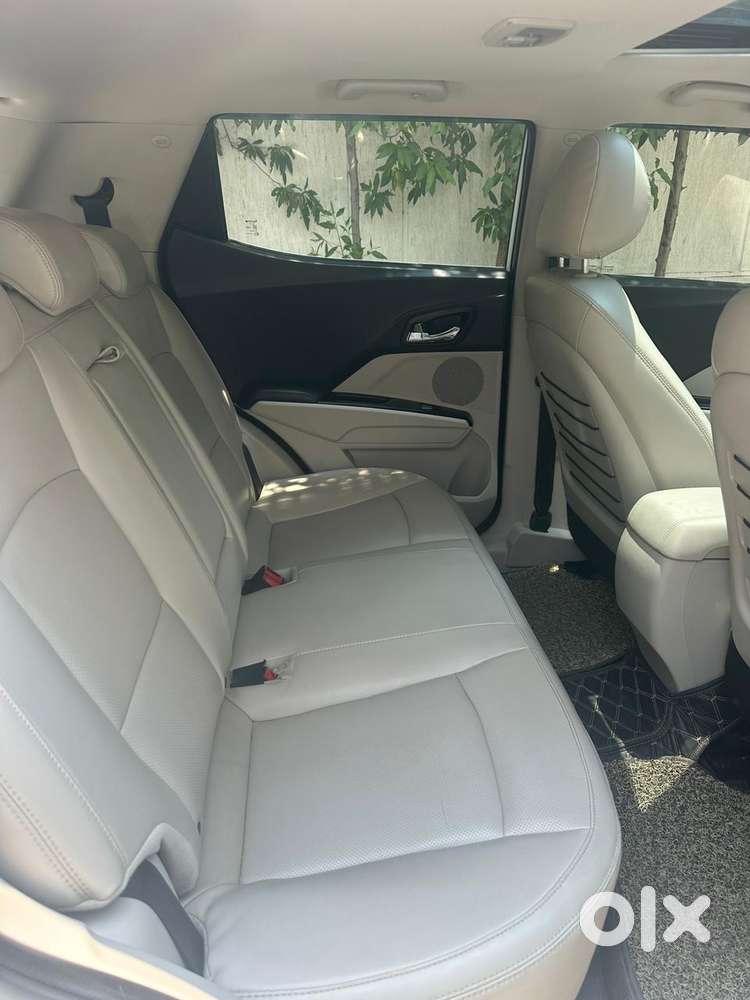 Mahindra Xuv300 W8 Diesel, 2023, Diesel