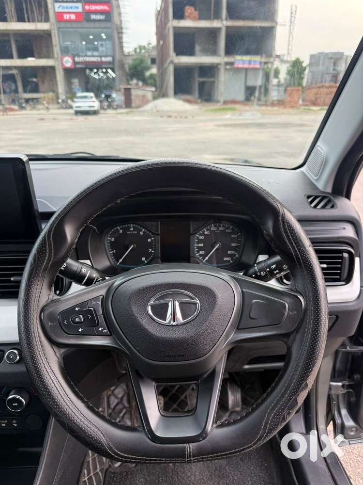 Tata Punch Facelift Pure (o), 2022, Petrol