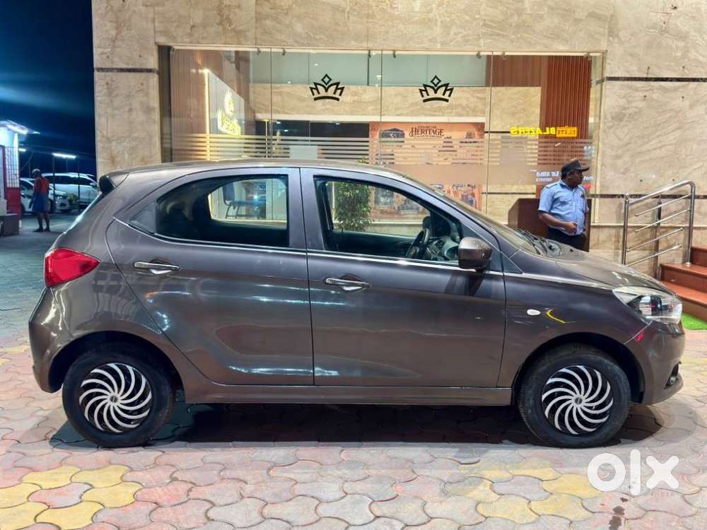 Tata Tiago Xe, 2018, Petrol