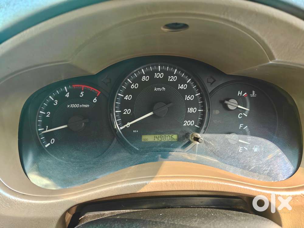 Toyota Innova 2.5 G (diesel) 8 Seater Bs Iv, 2015, Cng & Hybrids