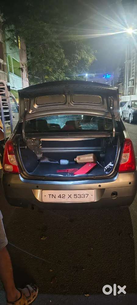 Mahindra Renault Logan 2010