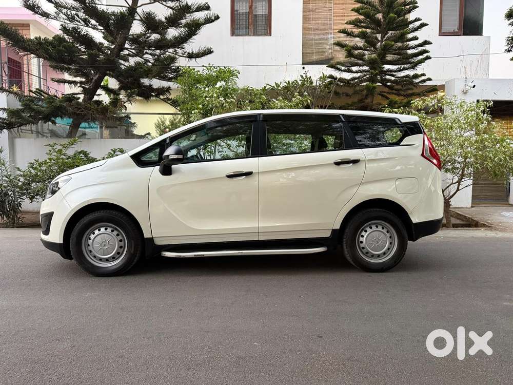 Mahindra Marazzo